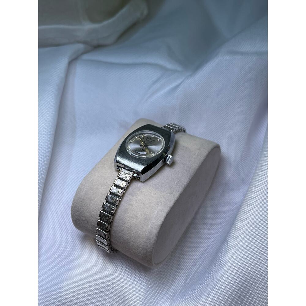 Bolivia Electra Silver Toned Adjustable 360 Windomatic Ladies Wristwatch - Picture 2 of 6